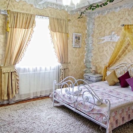 Отель Черный замок Ивано-Франковск Экстерьер фото